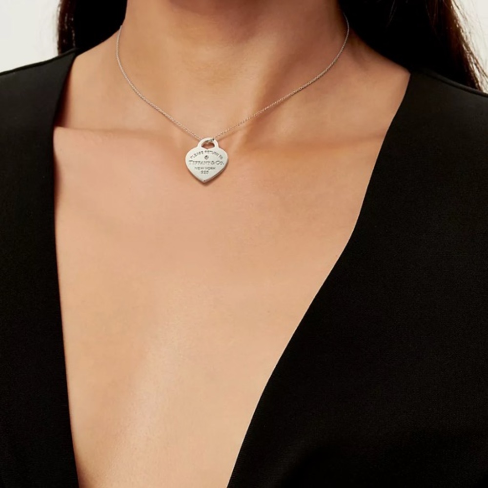 Tiffany&Co sterling silver heart pendant necklace